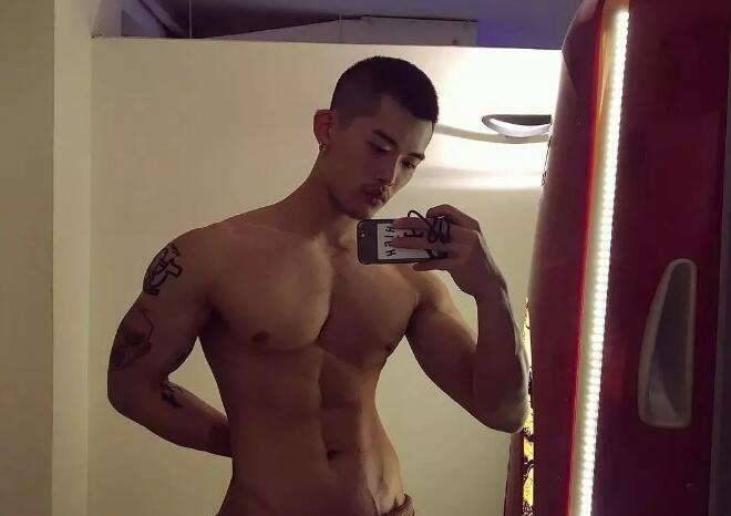 前^后^翘的痞帅长腿big筋霸，一看就很厉害的肌肉男！ - 51虹马